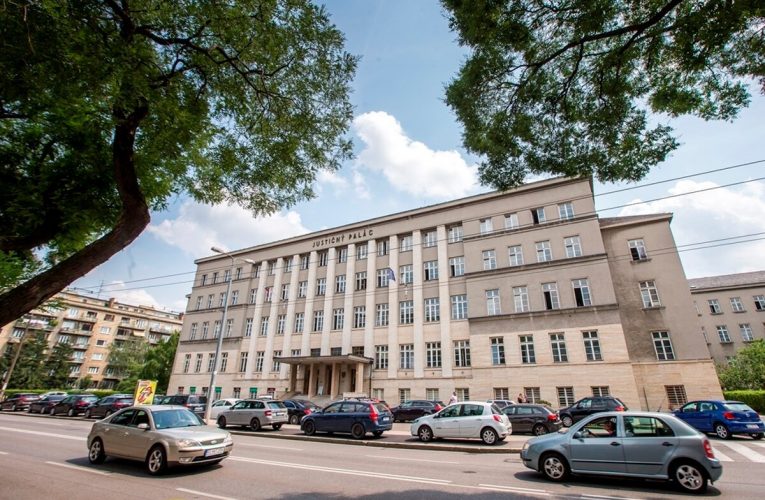 布拉迪斯拉發司法宮 85 週年，可容納 740 多名囚犯